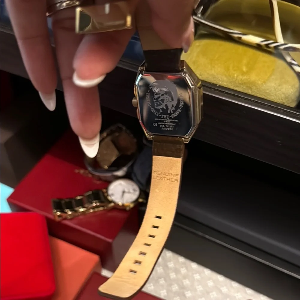Fossil Gold and Black Smartwatch with Retro Design